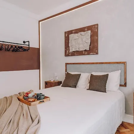 Zou - 3 Bedrooms, Office And Terrace In Alvalade דירה *