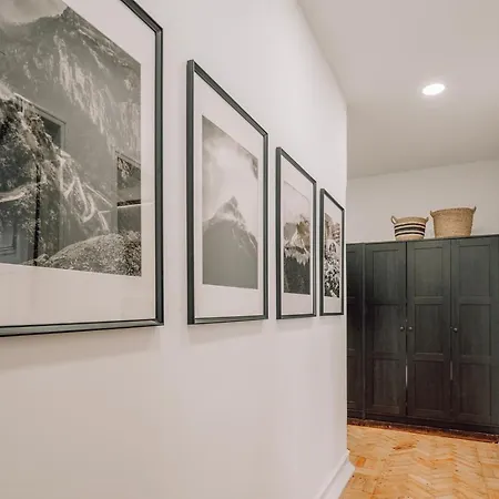 Zou - 3 Bedrooms, Office And Terrace In Alvalade Appartamento